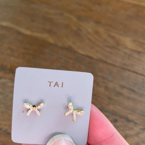 NWT Tai earrings, gold plated brass bow earring - Picture 3 of 6